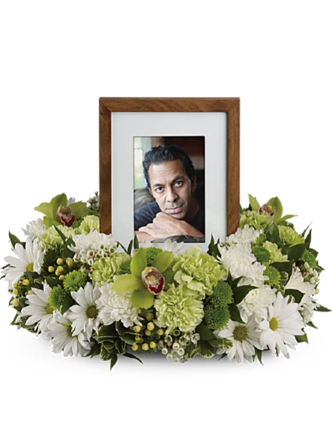 Picture of Garden Wreath Photo Tribute